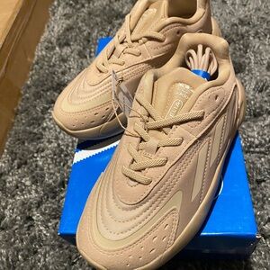 adidas Ozelia El C